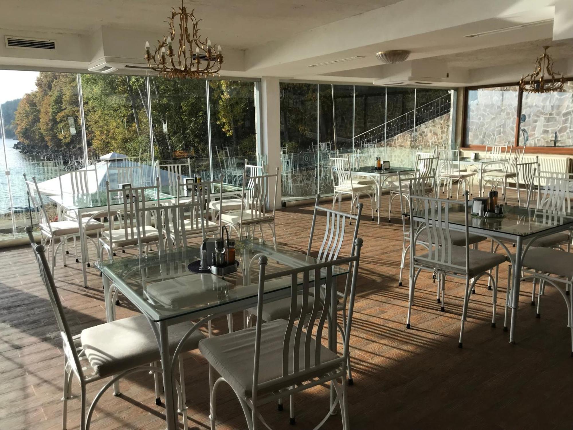 Kamelot Hotel Pasarel Bagian luar foto