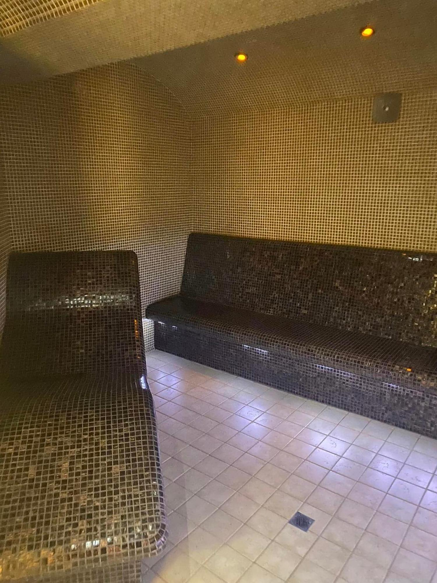 Kamelot Hotel Pasarel Bagian luar foto